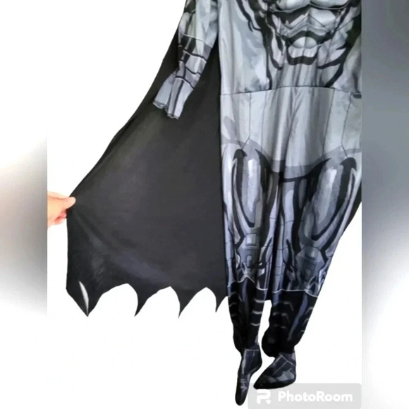 Childs BATMAN costume W/cape and mask Size Large - Picture 3 of 12